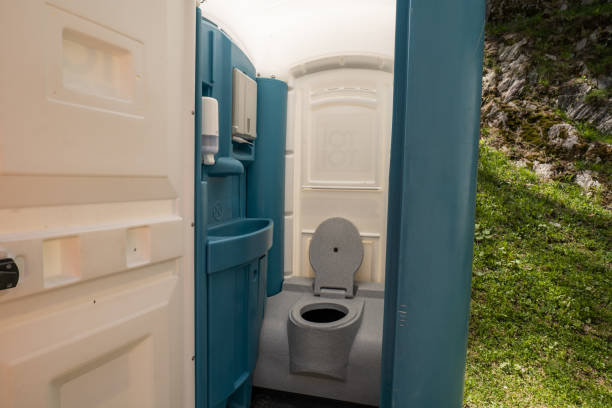 Best Construction site porta potty rental  in Hartford, MI
