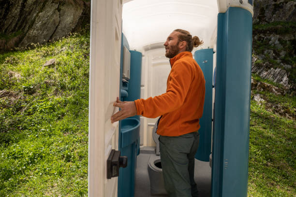 Best Porta potty delivery and setup  in Hartford, MI